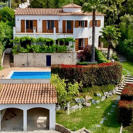Beautiful Spacious With Mountain View And Private Pool Villa