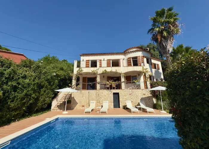 빌라 Beautiful Spacious With Mountain View And Private Pool 칼론제